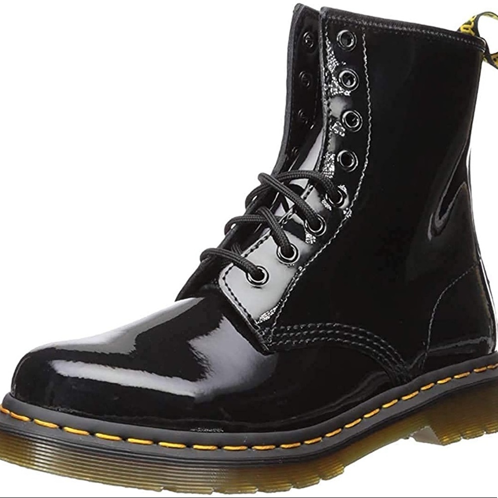 Black Dc. Martins